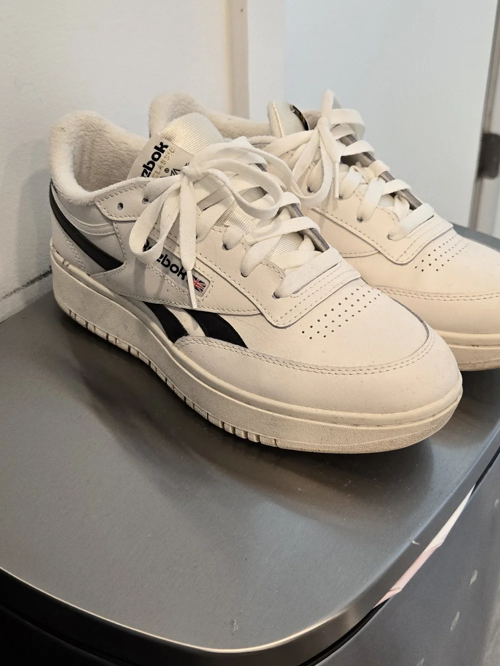 Reebok White Sneakers with Black Accents - Picture 2 of 6